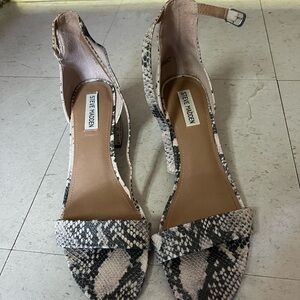 Steve Madden Women's 11 Snakeskin Sandals